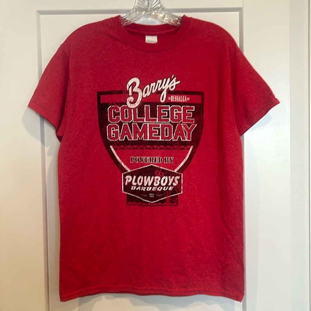 Brand new Gildan heavy cotton Barry’s bar tshirt size Medium